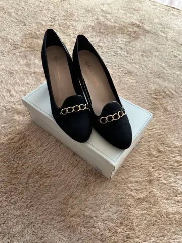 블랙 체인 장식 하이힐 펌프스