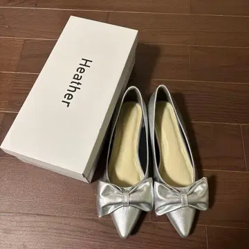 Heather 실버 리본 포함 플랫슈즈