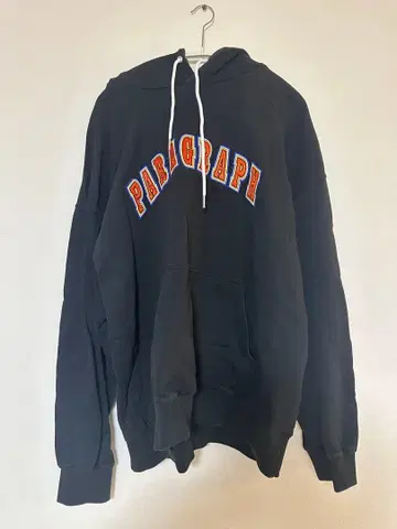 PARAGRAPH 블랙 후드티 후드 부착