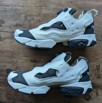 컨디션 최상 27cm Reebok 인스타펌프 퓨리 블랙