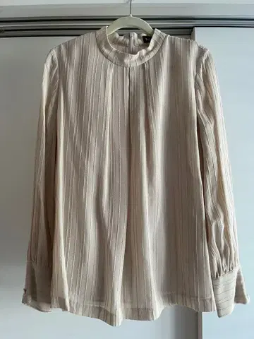 12/25까지 [ Paul Stuart ] 베이지 블라우스