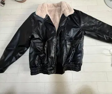 보아 안감 블랙 가죽 자켓