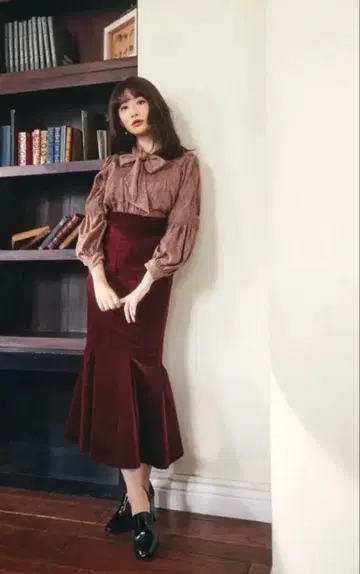 Herlipto Calla Lily Skirt burgundy