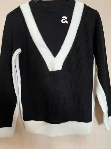 archivo V넥 스웨터 블랙/화이트