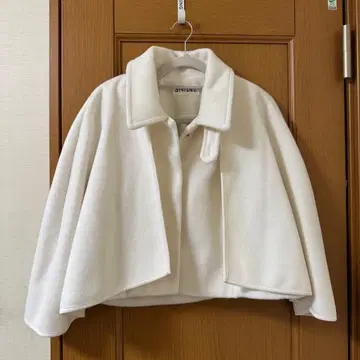 snidel 새상품 화이트 케이프 스타일 자켓