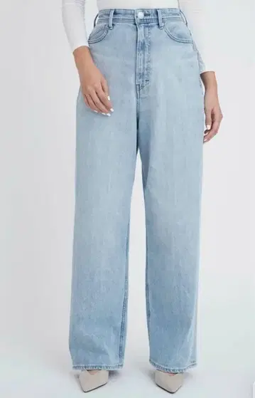 미착용 YANUK 루즈 스트레이트 JOAN 23