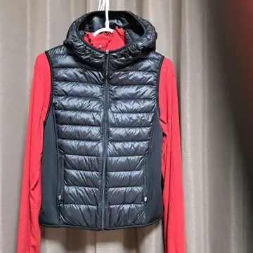 유니클로 후드 부착 다운 베스트