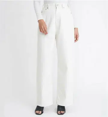 새상품 택 포함 YANUK 루즈 스트레이트 JOAN 22