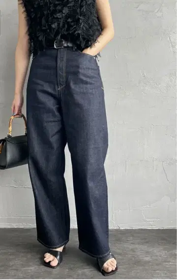 새상품급 야누크루즈 스트레이트 JOAN 22인치