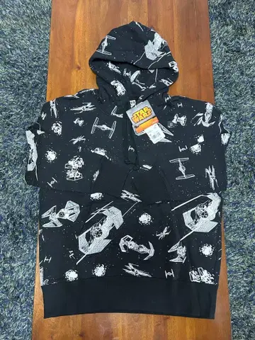 새상품 유니클로 스타워즈 우주선 디자인 후드티 M 블랙