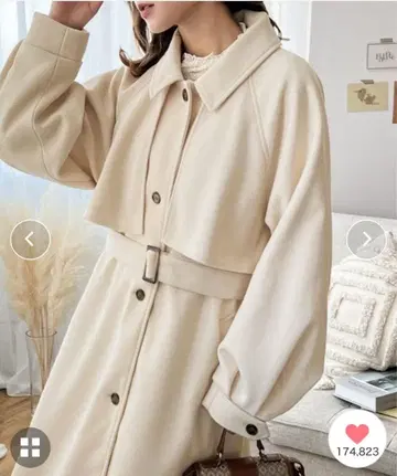 아이보리색 래글런 슬리브 롱 코트