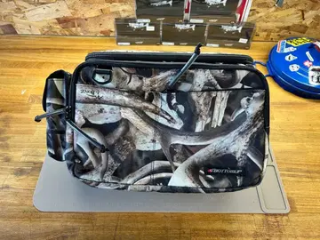 하의 업 아티스 태클 백 새상품급 완판템