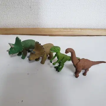 캡슐 아니아 벨로키랍토르 브라키오사우루스 트리케라톱스 2개