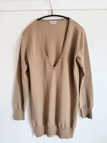 IENA 베이지 V넥 롱 스웨터
