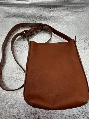 젠텐 브라운 가죽 숄더백