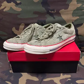 CONVERSE x UNDEFEATED ONE STAR