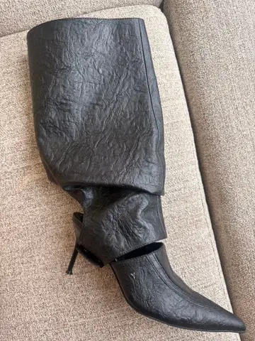 YELLO 부츠 S 사이즈 ( 25-26 F/W ) 뮬으로도 사용 가능