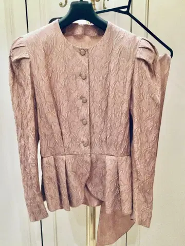 jun ashida 아시다 준 옅은 핑크 실크 노카라 자켓 프릴 포함