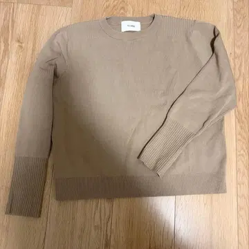 CLANE 베이지 크루넥 니트 (얇은 소재)