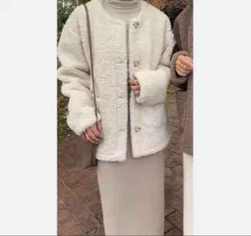 blate 뉴앙스 노카라 보아 숏코트