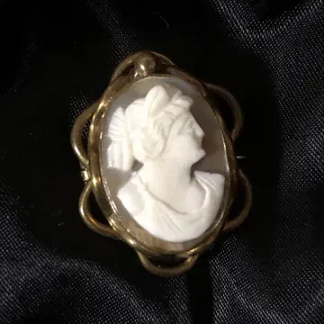 앤티크 빅토리아 카메오 브로치 여성의 옆모습