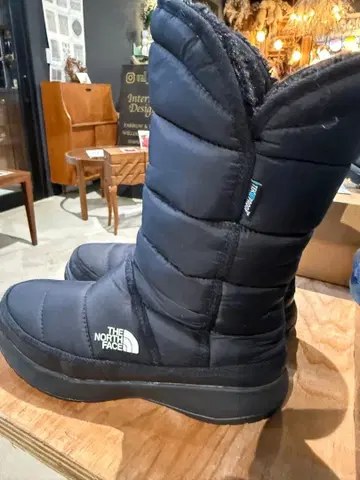 THE NORTH FACE 블랙 부츠