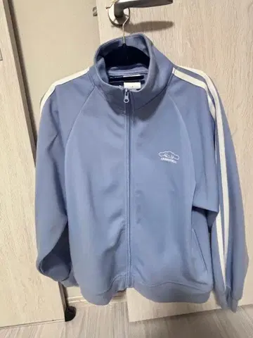 돈키 콜라보 산리오 시나몬 저지 스카이블루 천사계 패션