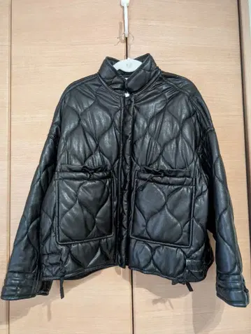 ZARA 블랙 퀼팅 가죽 자켓