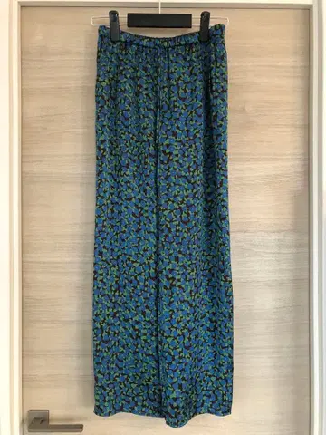 유나이티드 애로우즈 플라워 무늬 이지 팬츠