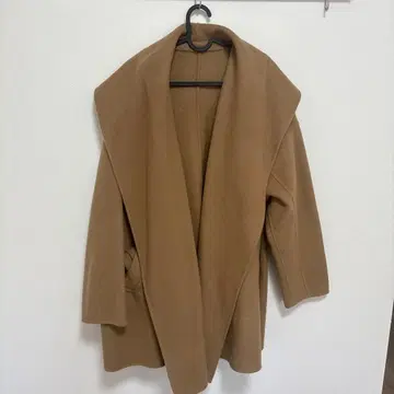 베이지 울 혼방 소재 롱 코트