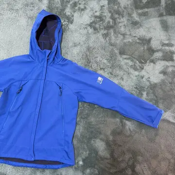 파란색 후드 부착 마운틴 파카