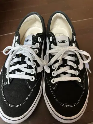 VANS 블랙/화이트 스니커즈