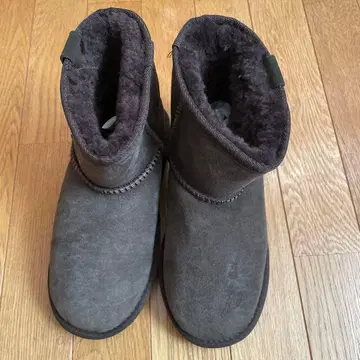 어그 부츠 다크 브라운