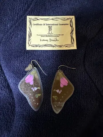 네크로맨스 귀걸이 나비 깃털