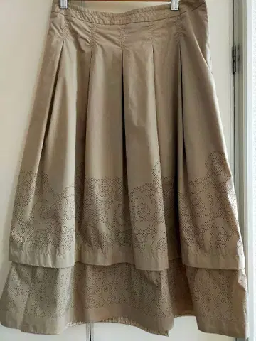 HIROKO KOSHINO 베이지 플레어 스커트