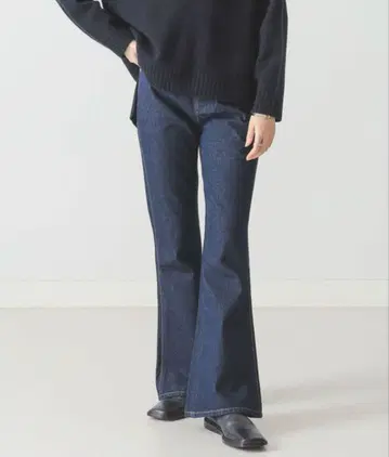 Wrangler x BEAMS LIGHTS / 별주 플레어 데님