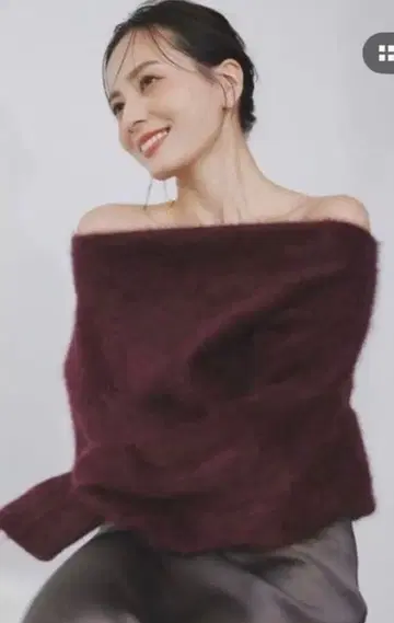 [ 새상품 택 포함 ] anuans 라쿤 폭스 오프숄더 니트 풀오버