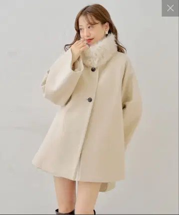 Chico 퍼 탈부착 케이프 코트 아이보리