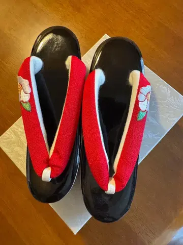 빨검 스트라이프 조리 꽃 자수 포함