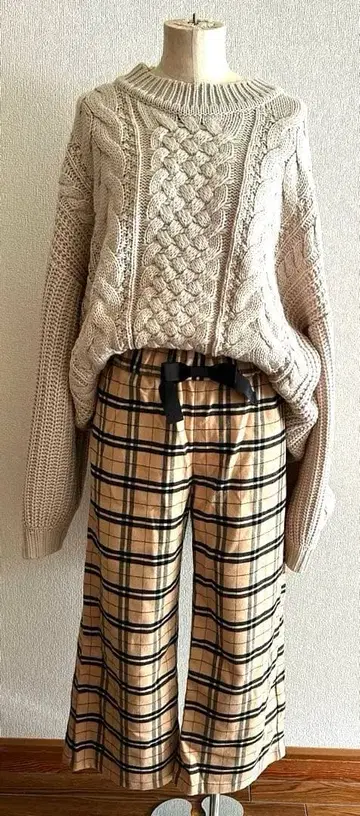 Discord 화이트 니트