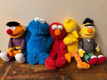 택 포함 유니클로 카우스 세서미 스트릿 컴플리트 5체 Kaws