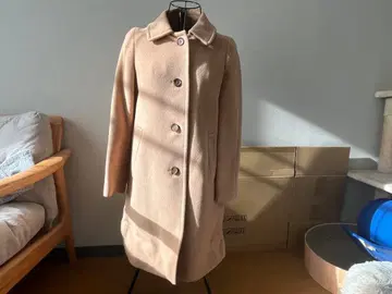 드라스테리아 베이지 버튼 롱 코트