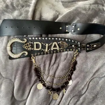 d.i.a 벨트 퍼 달린 체인 반짝이는 골드