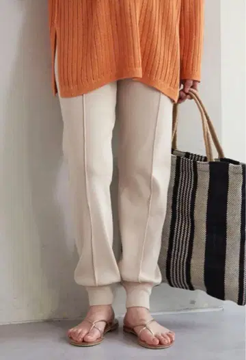 [ 새상품 ] SHENERY 시너리 니트 조거 팬츠 아이보리