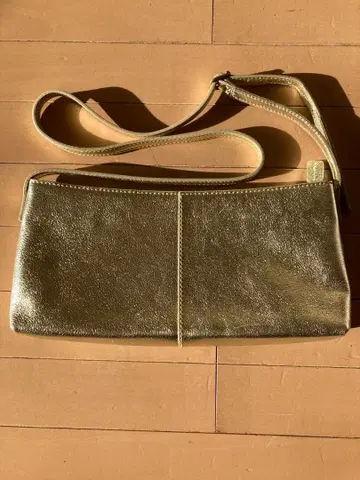 골드 가죽 숄더백