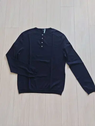 theory 블랙 니트 얇은 소재 스웨터 40