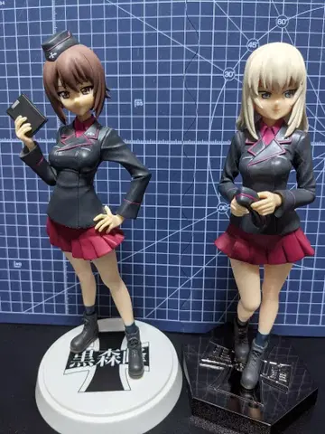 걸즈 앤 판처 [니시즈미 마호] [헤미 에리카] 피규어 2체 세트
