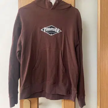 THRASHER 브라운 후드 부착 후드티