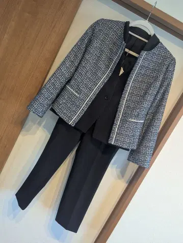 [ 택 포함 새상품 ] 네이비 트위드 수트 셋업 3세트 7호
