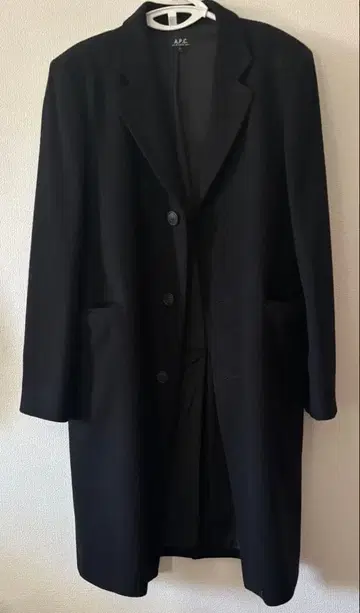 A.P.C. 블랙 체스터 코트